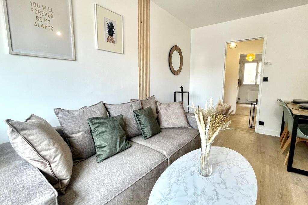 Ferienwohnung L'Instant Present - Calme & Elegant Proche Gare Roanne Exterior foto