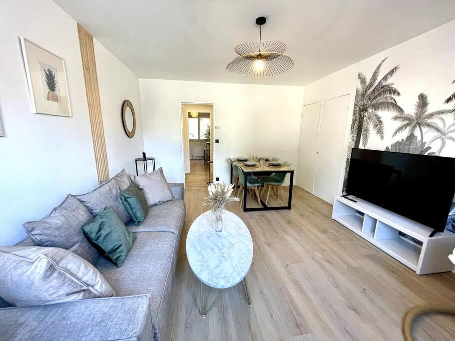 Ferienwohnung L'Instant Present - Calme & Elegant Proche Gare Roanne Exterior foto